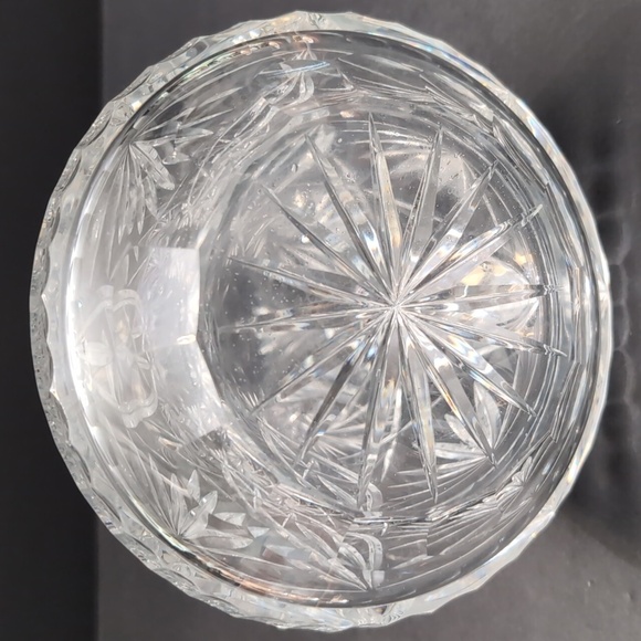 VGT, Heavy Cut Pinwheel Crystal Decanter/Stopper. - Picture 9 of 11